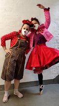 Zwei Clowns kostümiert